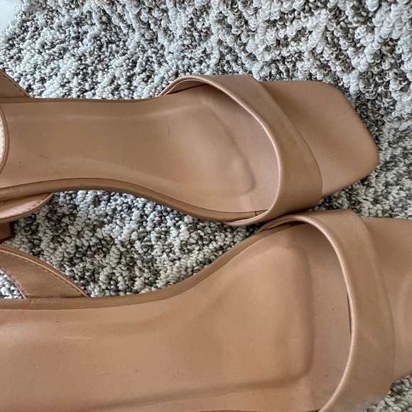 A New Day Formal Dress Shoes.  Tan in color, size 11. New! - Picture 4 of 7